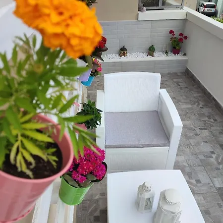 La Rosa Blutique Guesthouse - Boutique Apartment Near Como Montano Lucino Exterior photo